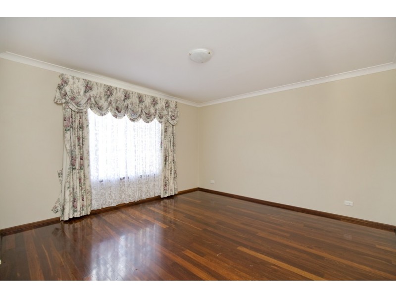 1 Silkwood Close, Halls Head WA 6210