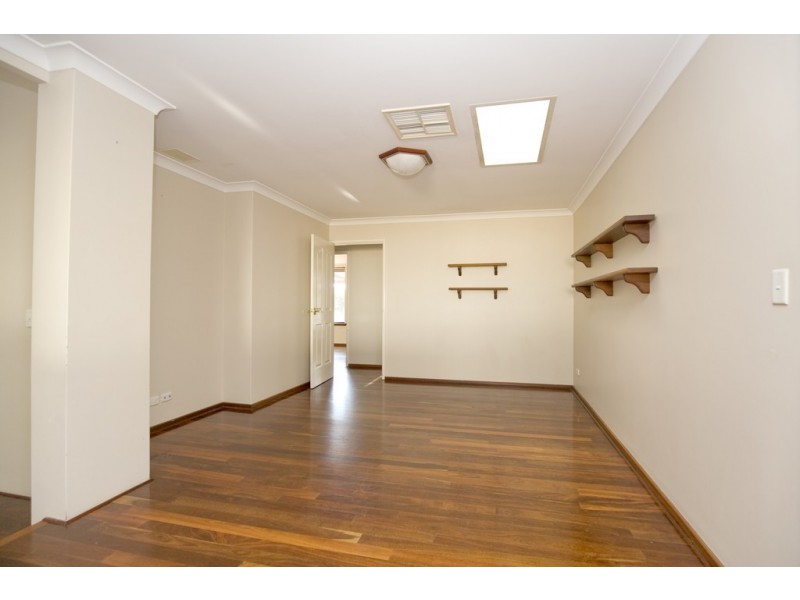 1 Silkwood Close, Halls Head WA 6210