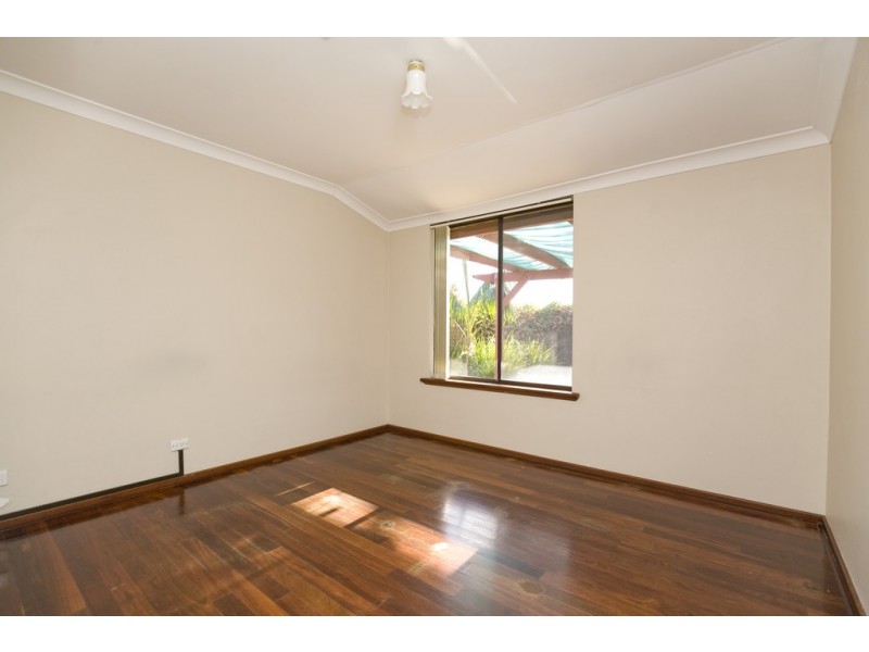 1 Silkwood Close, Halls Head WA 6210