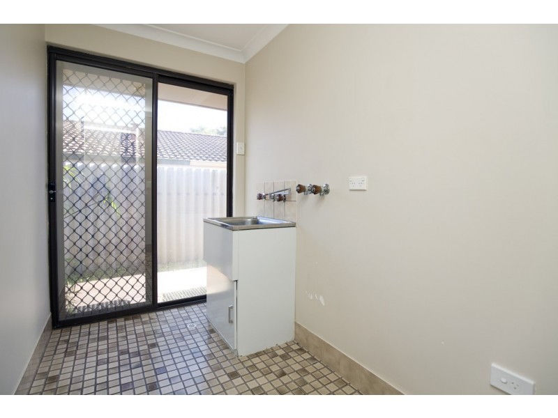 1 Silkwood Close, Halls Head WA 6210