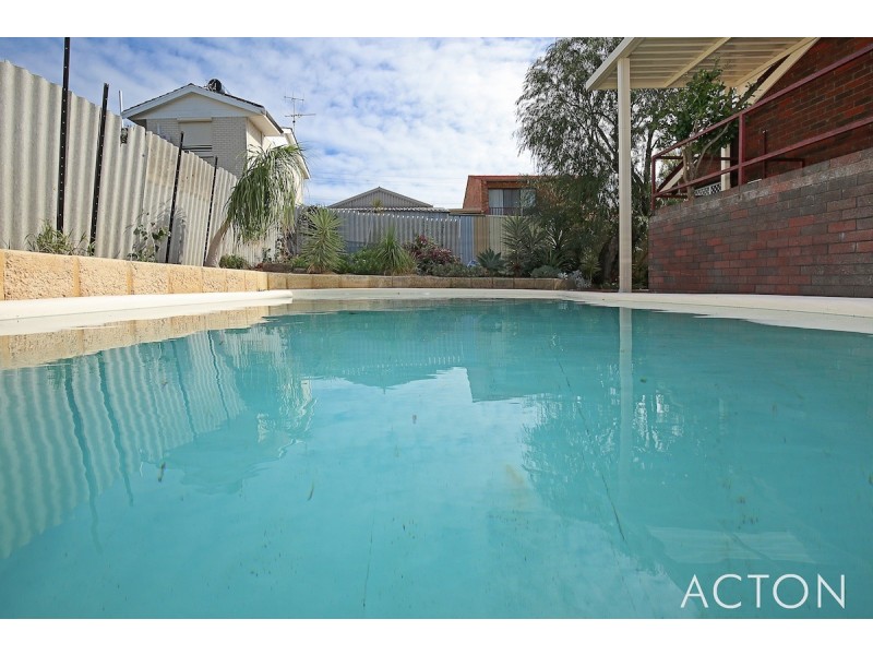 130 McLarty Road, Halls Head WA 6210