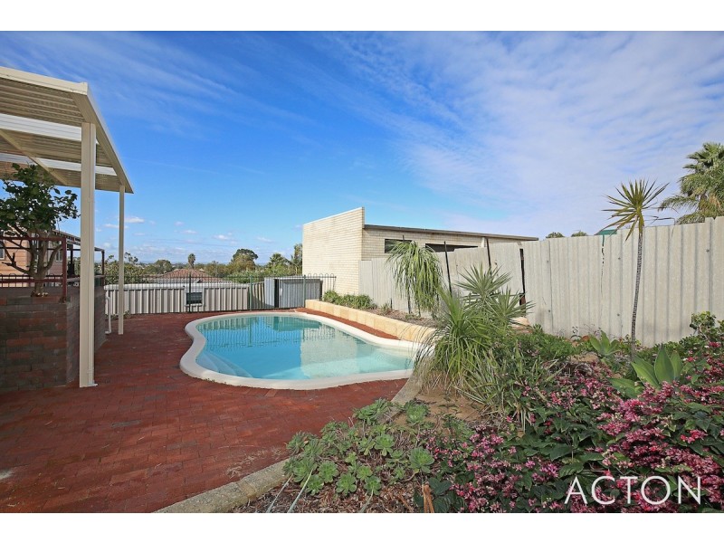 130 McLarty Road, Halls Head WA 6210