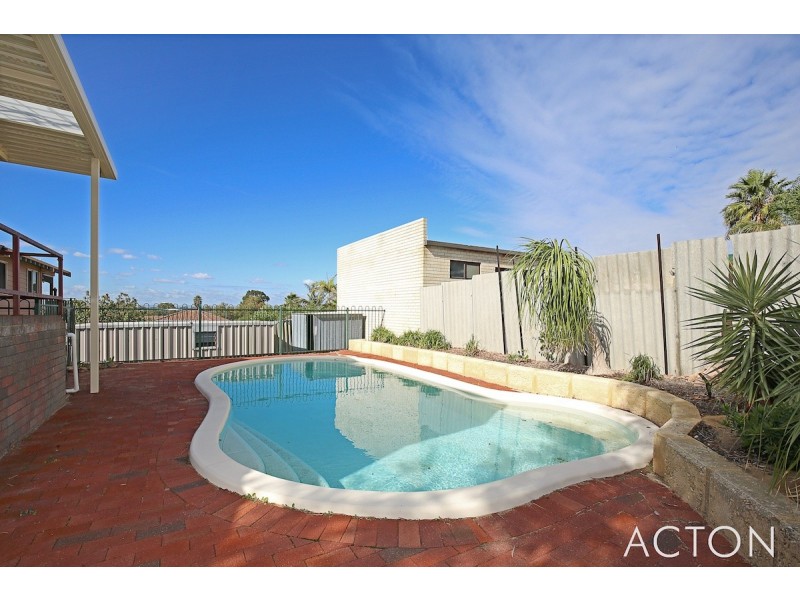 130 McLarty Road, Halls Head WA 6210