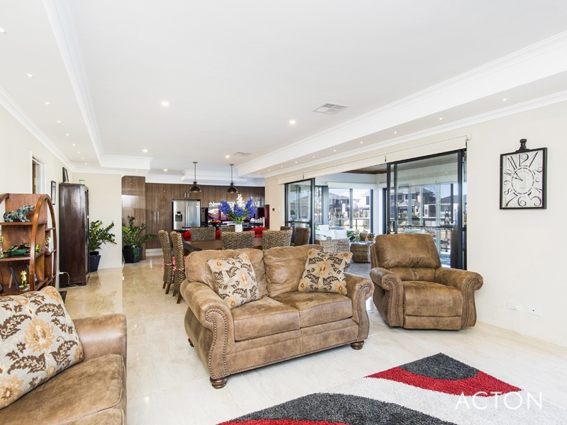 57 Sandpiper Island Retreat, Wannanup WA 6210
