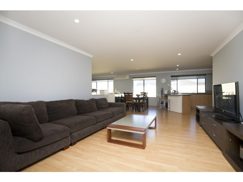 105 Touchstone Drive, Dawesville WA 6211