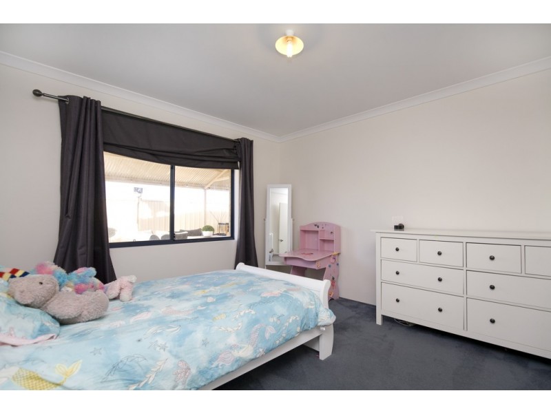 105 Touchstone Drive, Dawesville WA 6211