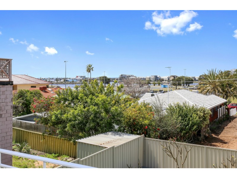 37 Hill Street, Halls Head WA 6210
