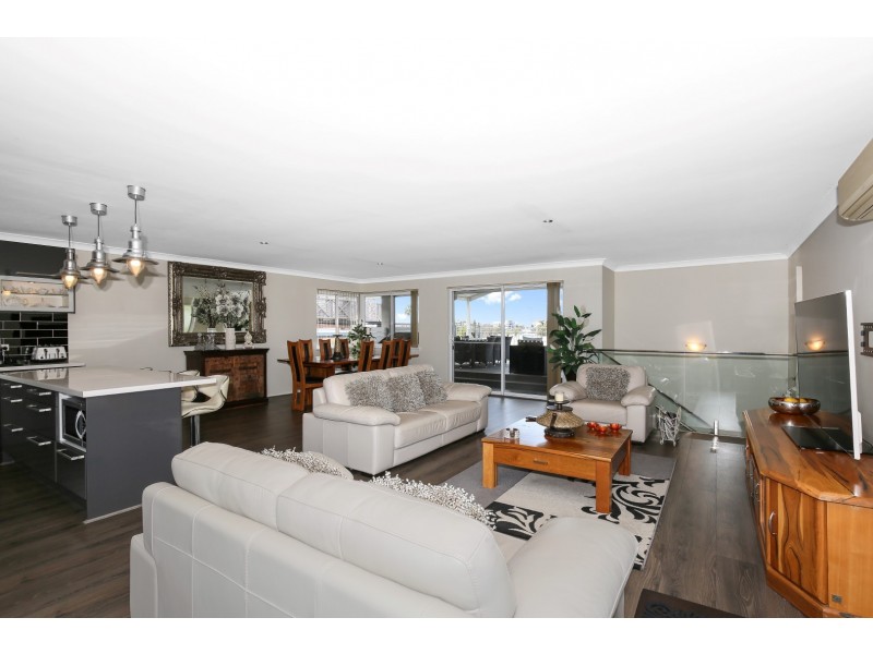 37 Hill Street, Halls Head WA 6210