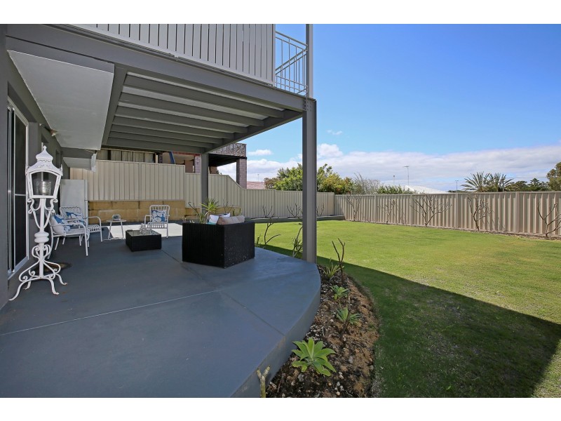 37 Hill Street, Halls Head WA 6210