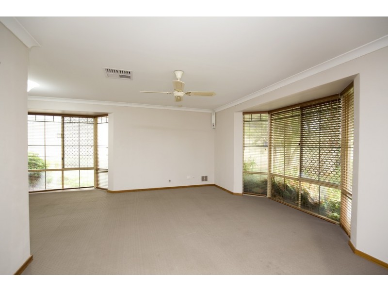 9 Stirling Grove, Mandurah WA 6210