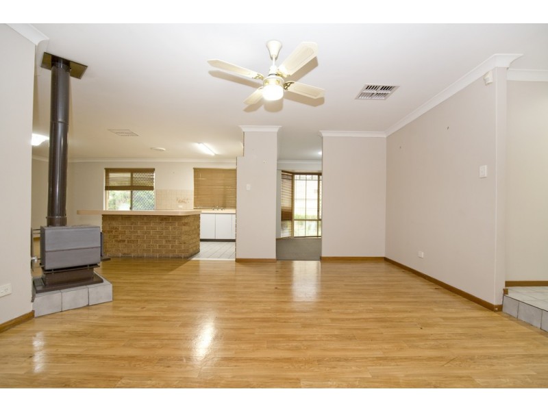 9 Stirling Grove, Mandurah WA 6210