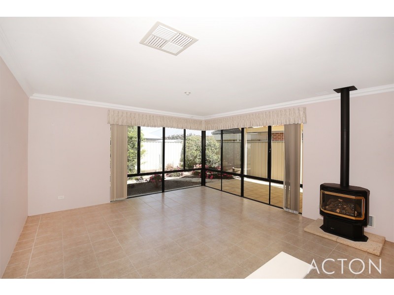 7 Black Swan View, Dudley Park WA 6210