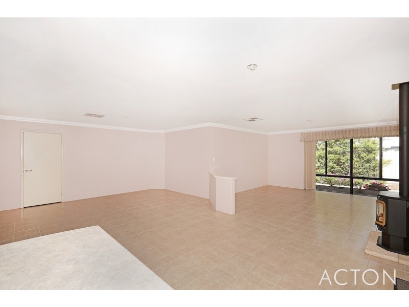 7 Black Swan View, Dudley Park WA 6210