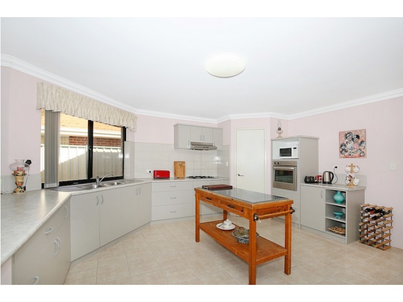 7 Black Swan View, Dudley Park WA 6210