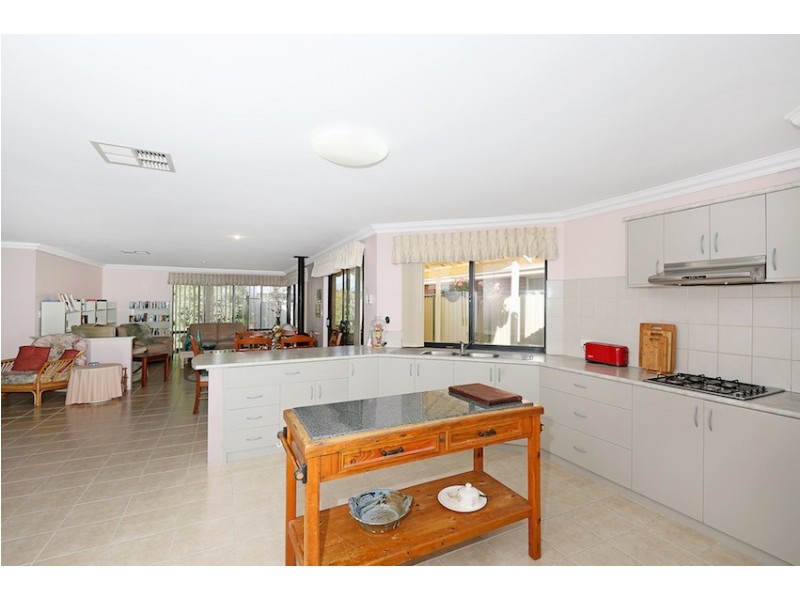 7 Black Swan View, Dudley Park WA 6210