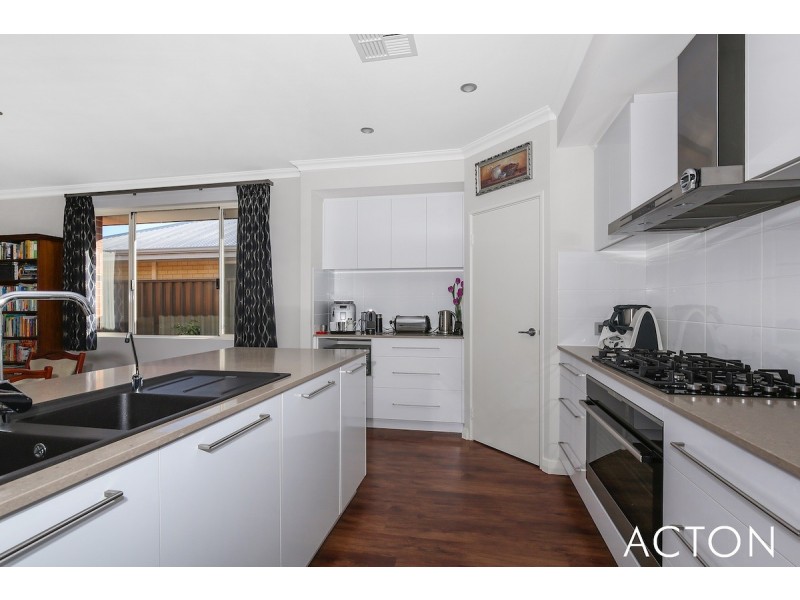 19 Pardalote Way, Erskine WA 6210