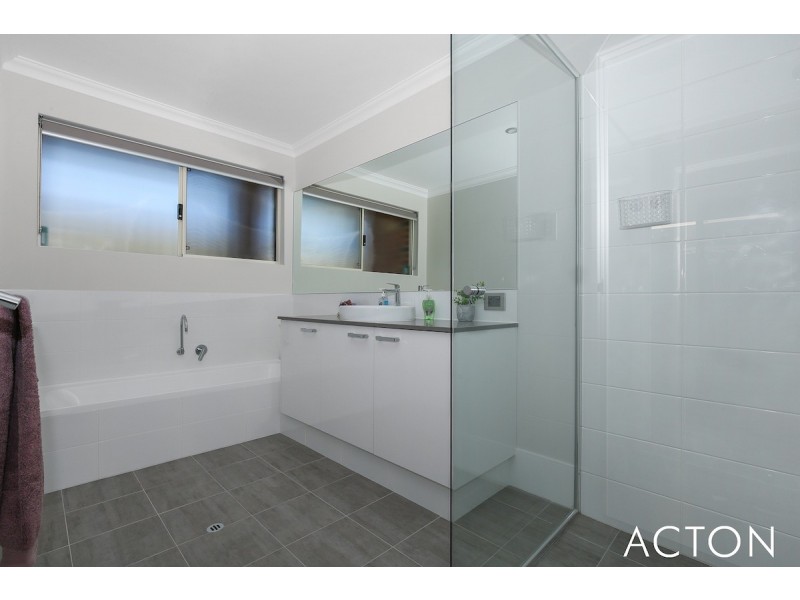 19 Pardalote Way, Erskine WA 6210