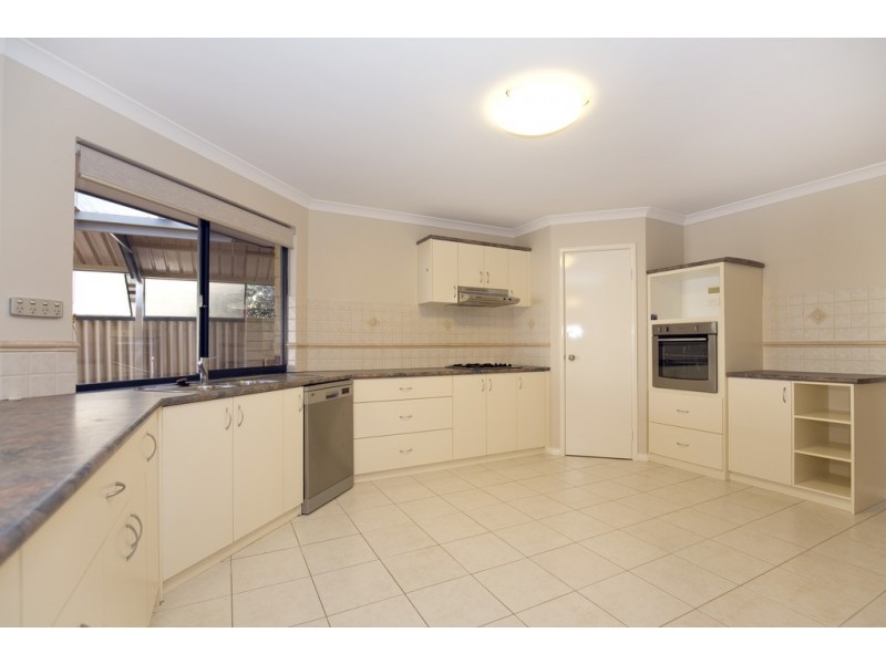 21 Redcliffe Road, Greenfields WA 6210