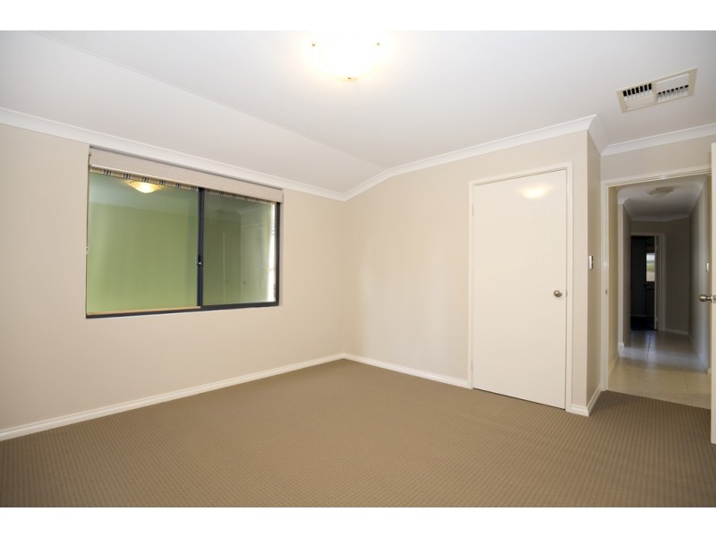 21 Redcliffe Road, Greenfields WA 6210