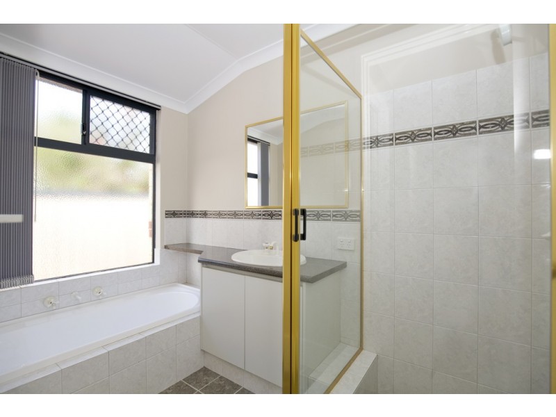 21 Redcliffe Road, Greenfields WA 6210