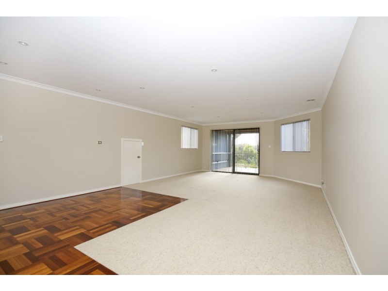 21 Redcliffe Road, Greenfields WA 6210