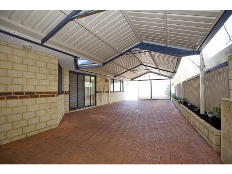 21 Redcliffe Road, Greenfields WA 6210