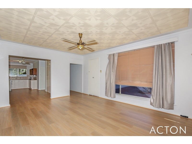 24 Comet Street, Dudley Park WA 6210