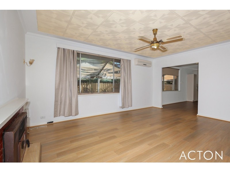 24 Comet Street, Dudley Park WA 6210