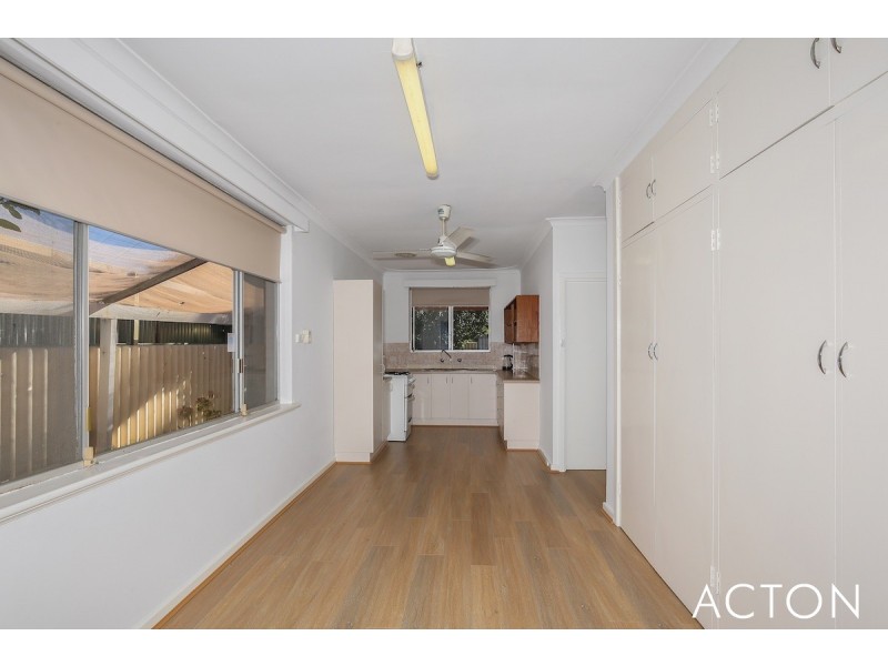 24 Comet Street, Dudley Park WA 6210