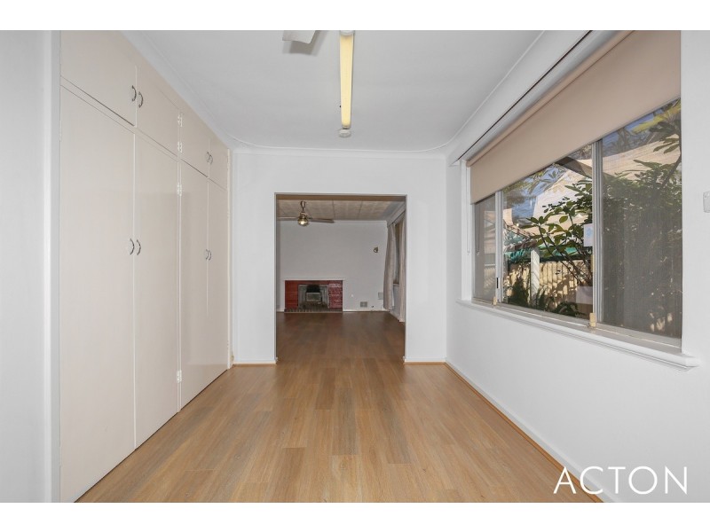 24 Comet Street, Dudley Park WA 6210