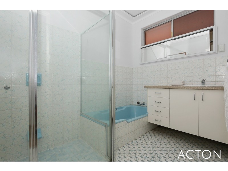 24 Comet Street, Dudley Park WA 6210