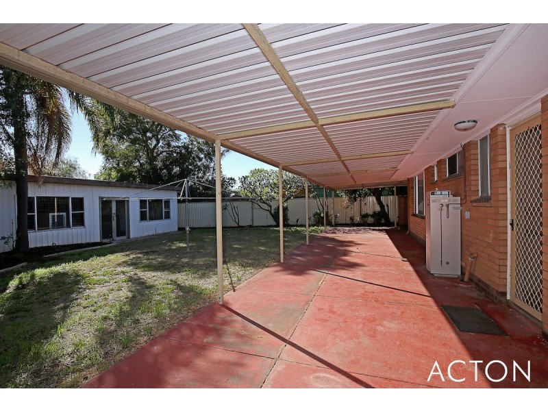 24 Comet Street, Dudley Park WA 6210