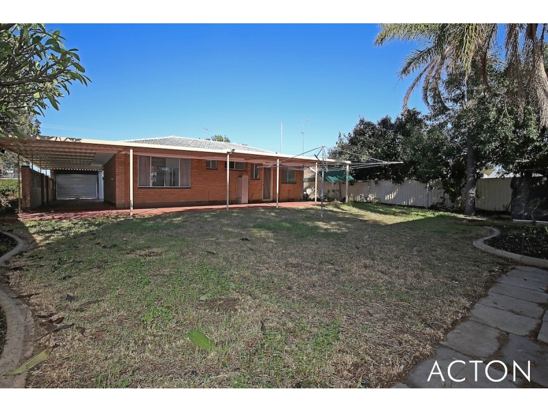 24 Comet Street, Dudley Park WA 6210