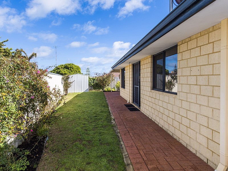 2/57 Portmarnock Circle, Halls Head WA 6210