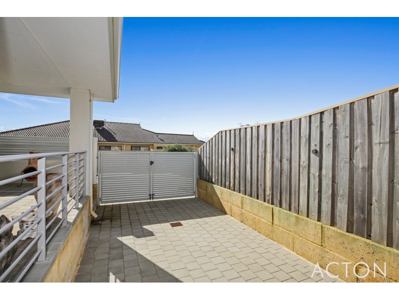 16 Cruentas Way, Halls Head WA 6210