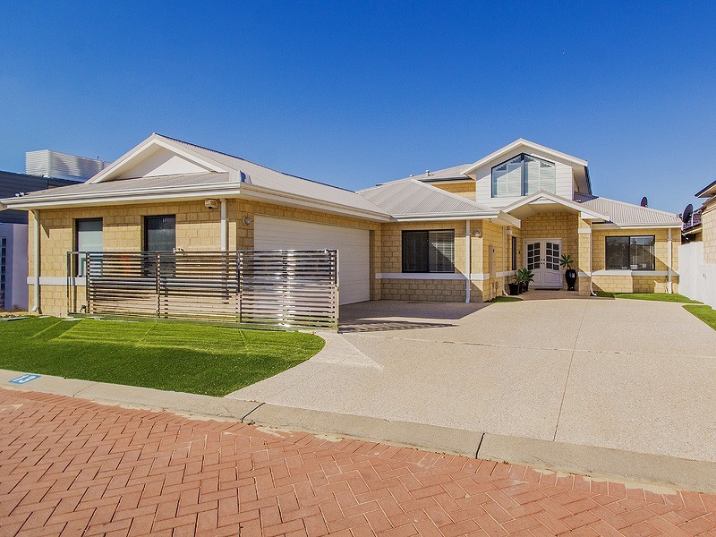 13 Nyari Court, Halls Head WA 6210