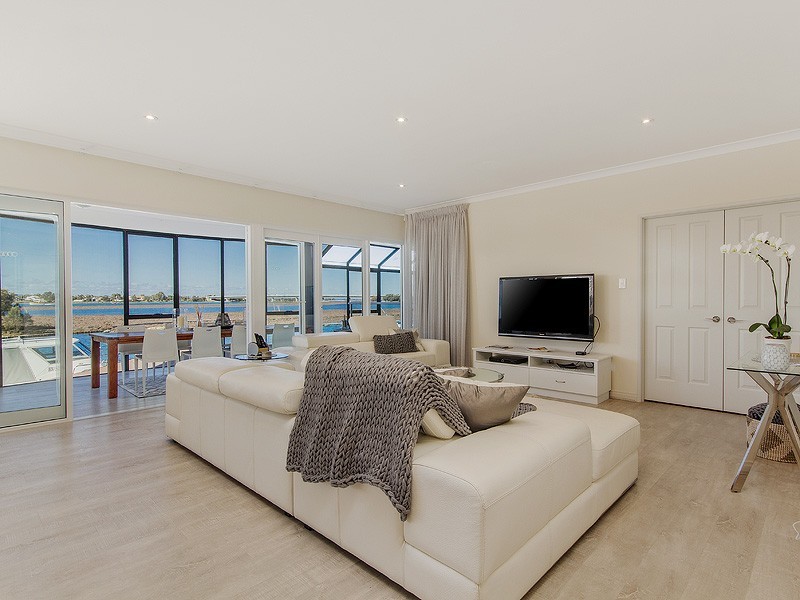 13 Nyari Court, Halls Head WA 6210