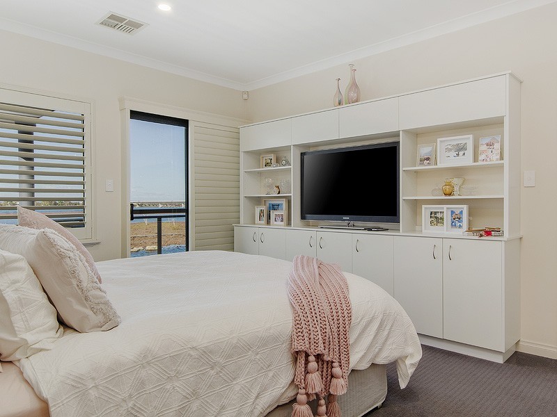 13 Nyari Court, Halls Head WA 6210