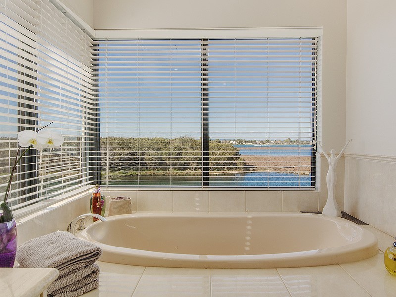 13 Nyari Court, Halls Head WA 6210