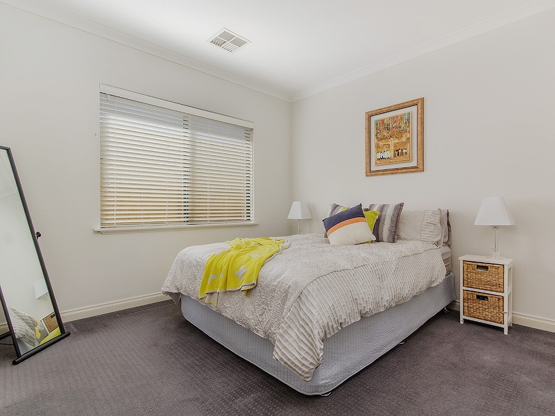 13 Nyari Court, Halls Head WA 6210