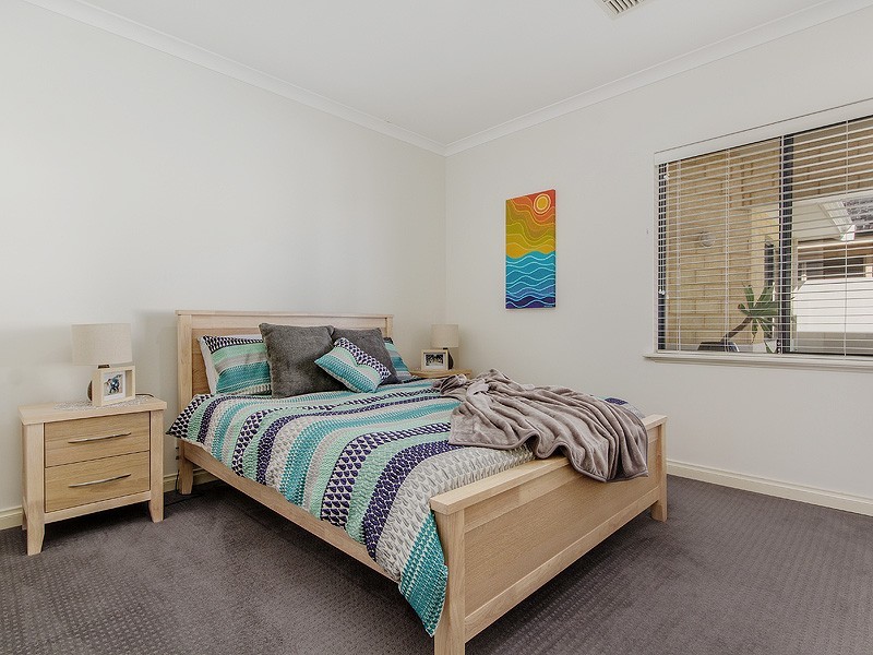 13 Nyari Court, Halls Head WA 6210