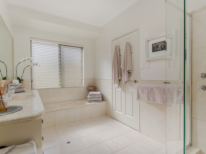 13 Nyari Court, Halls Head WA 6210