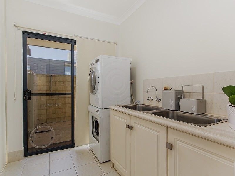 13 Nyari Court, Halls Head WA 6210