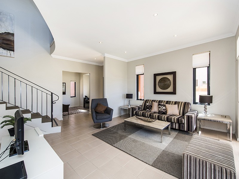 19/2 The Pass, Dawesville WA 6211