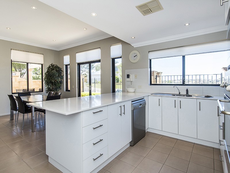 19/2 The Pass, Dawesville WA 6211