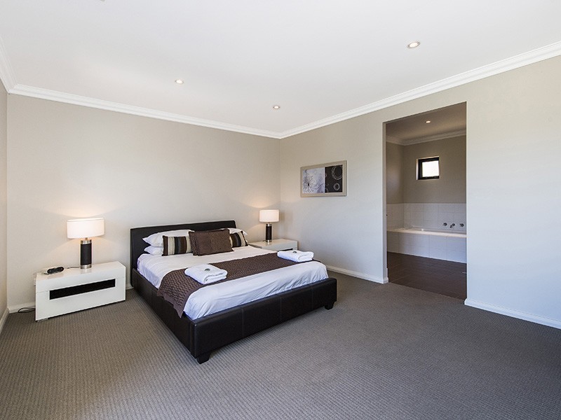 19/2 The Pass, Dawesville WA 6211