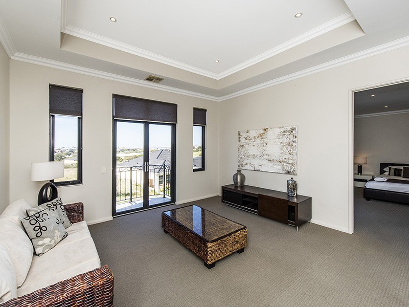 19/2 The Pass, Dawesville WA 6211