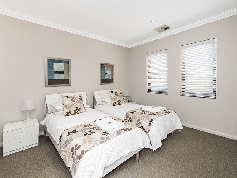 19/2 The Pass, Dawesville WA 6211