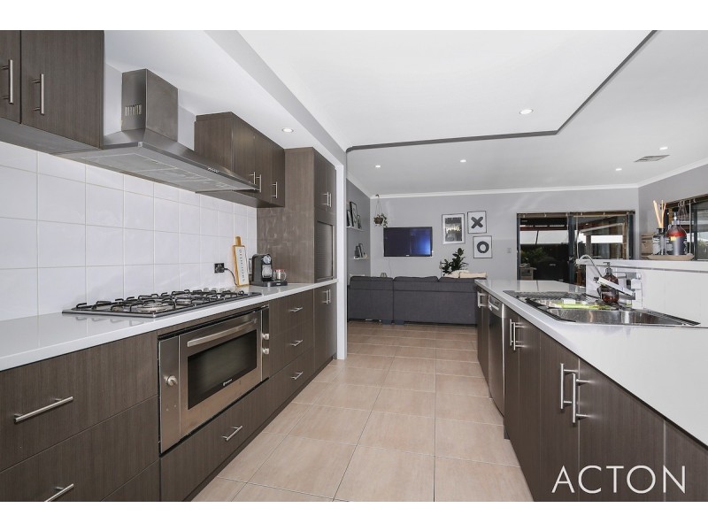 12 Splendens Turn, Halls Head WA 6210