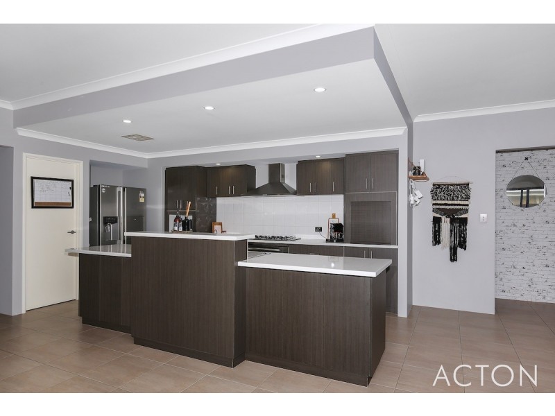 12 Splendens Turn, Halls Head WA 6210